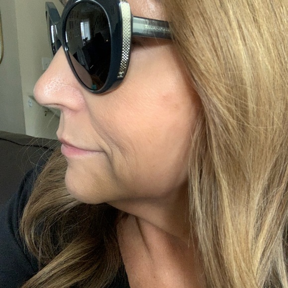 Sunglasses - Picture 4 of 10